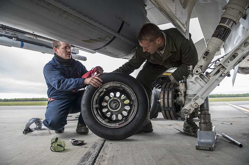 Osan aircraft maintainers keep F-16's ready during RED FLAG