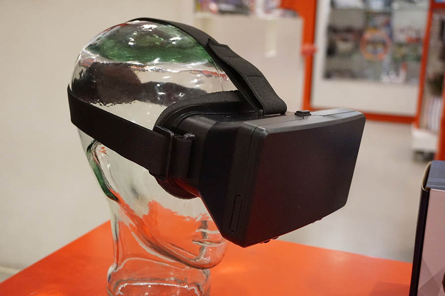 Virtual reality headset