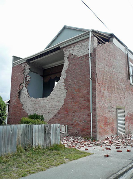 Earthquake damage to brick building