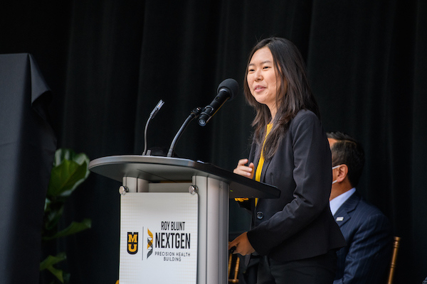 Rebecca Shyu at podium
