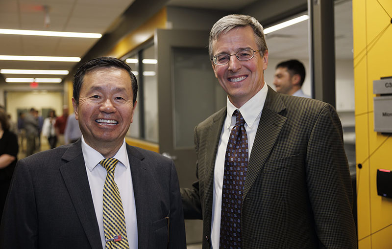 Photo of President Choi and John A. Rogers at the MU Materials Science & Engineering Institute 