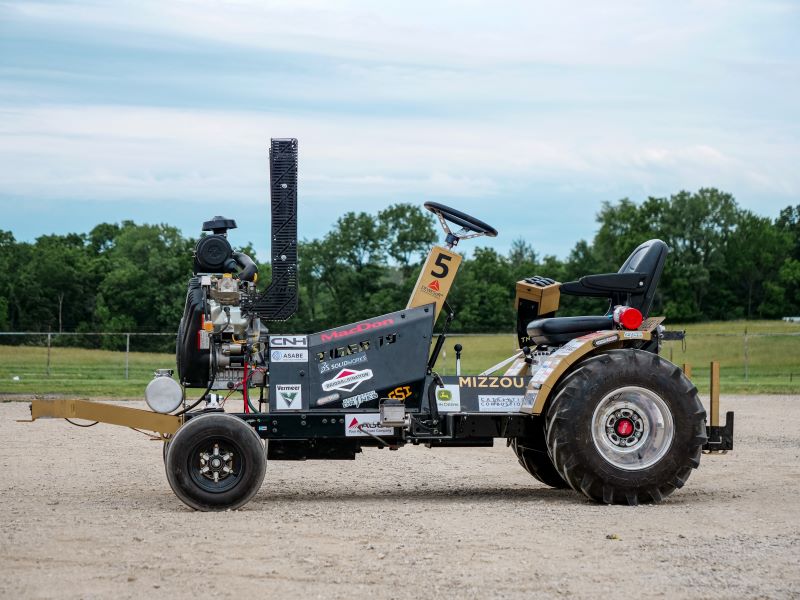 Torq'N Tigers tractor