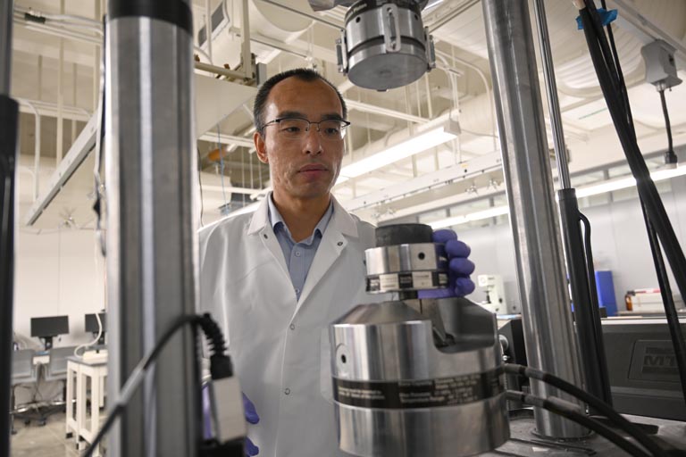 Yingchao Yang in the lab