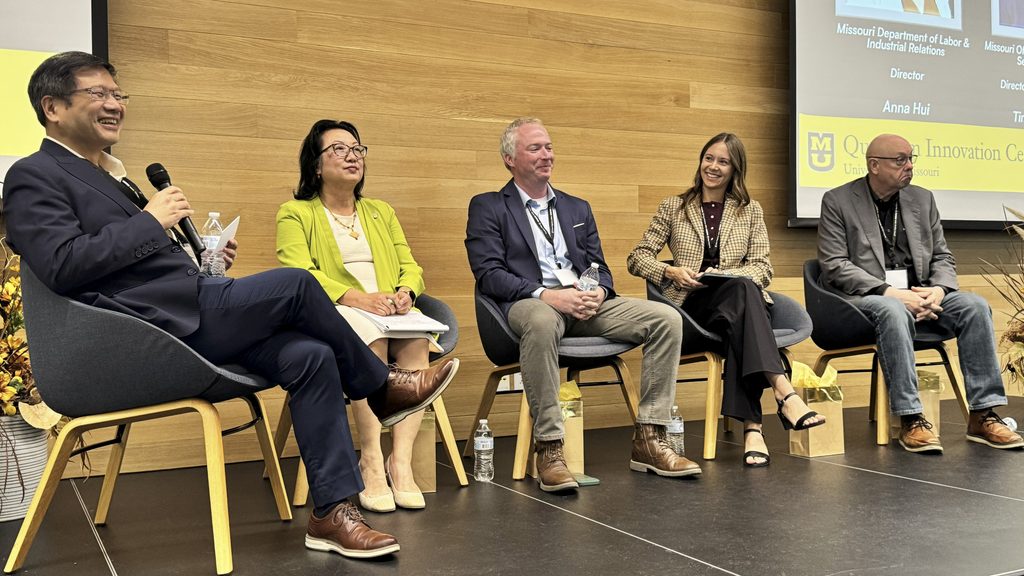 Chi-Ren Shyu; Anna Hui, Tim Marczewski, Kate Horstman and Earl J. Dodd